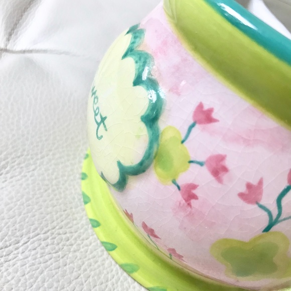 Kimberly Hodges Cupcakes & Cartwheels sugar bow - Picture 2 of 9